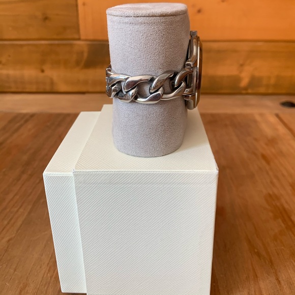 MK watch - Picture 3 of 6